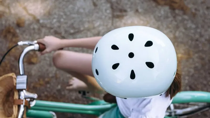 Bicycle & E-Bike Helmet Laws For Kids (State-by-State)